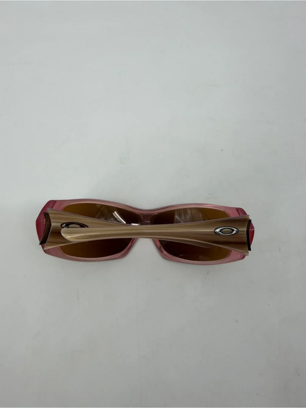 Oakley stylish wrap
